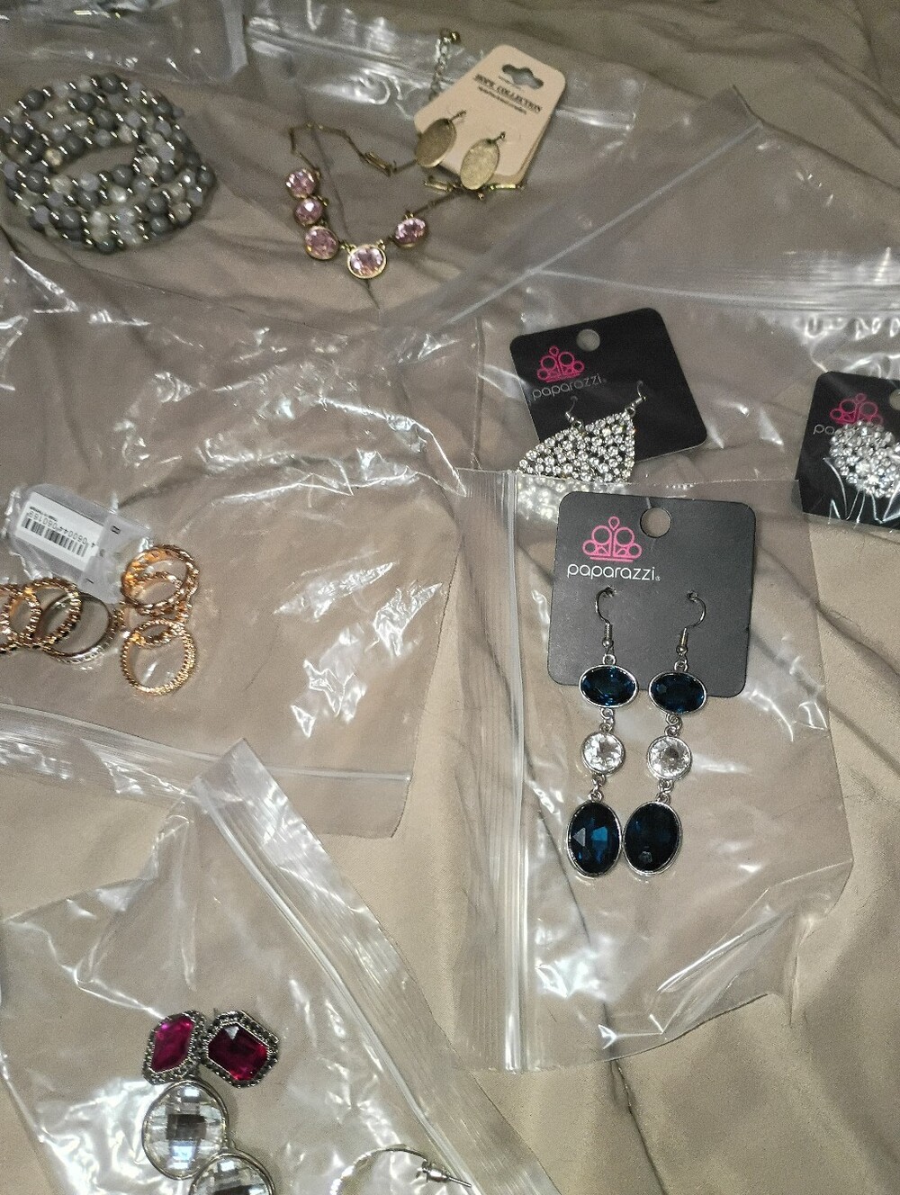 Mixed Jewelry Lot - 30 Pieces - Picture 7 of 8
